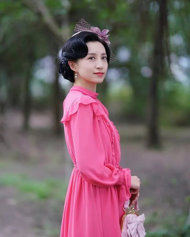 "细么"龚嘉欣成功演绎大反派,晒休息照:再辛苦也值得