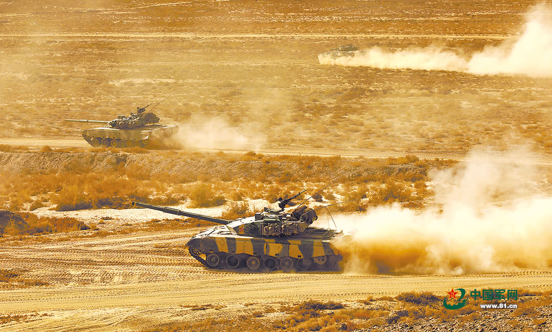 漫天黄沙,战车轰鸣,直击陆军部队实战化演练