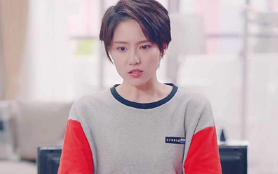 爱情公寓5:诸葛大力让闺蜜给她化妆,涂完口红那刻,又被圈粉了