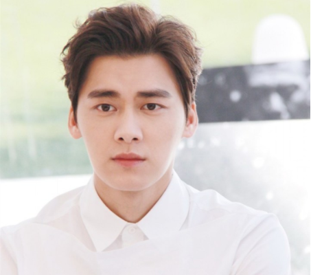 盘点娱乐圈4位单眼皮男星,邓伦像"韩国欧巴",一个比一个帅气