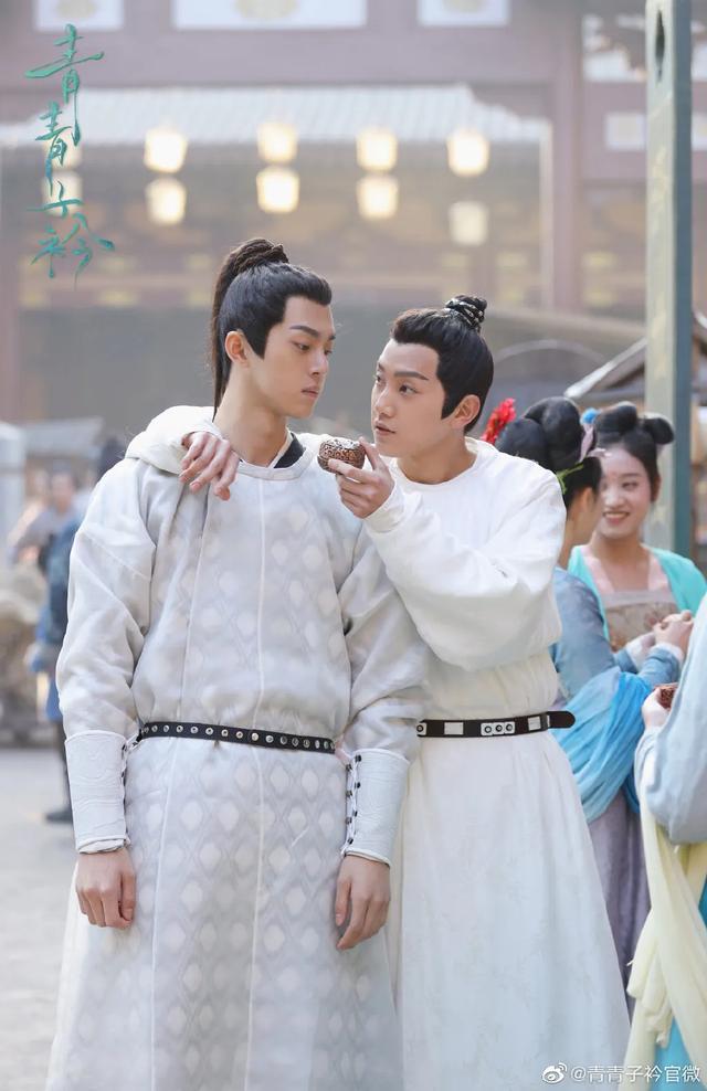 谢彬彬在正热播的电视剧《青青子衿》中饰演一个高冷却又正义的将军