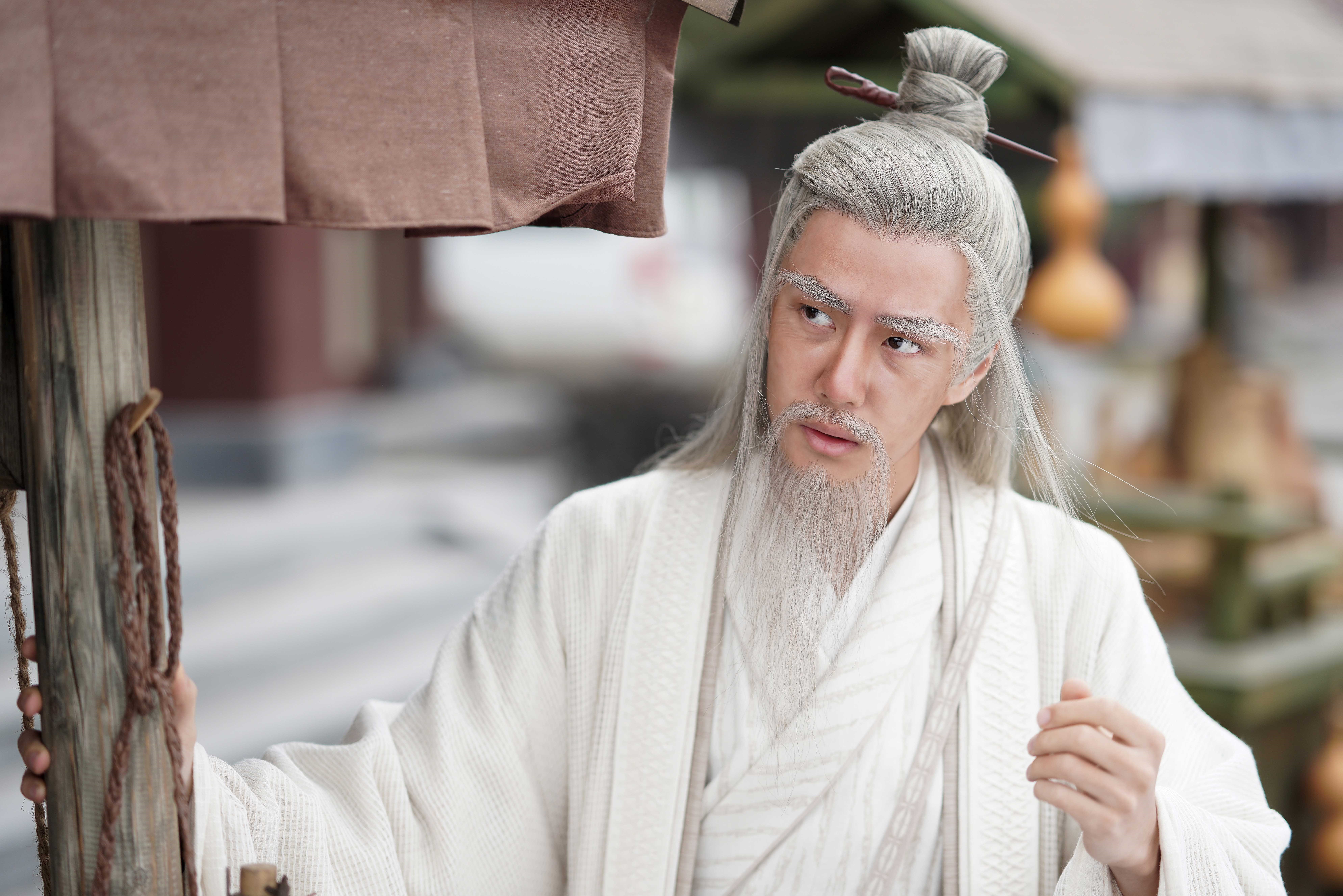 王一博《有翡》正式收官 角色反差突破自我