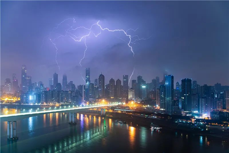 新闻早报|最低气温仅6℃,重庆未来三天阴雨不断