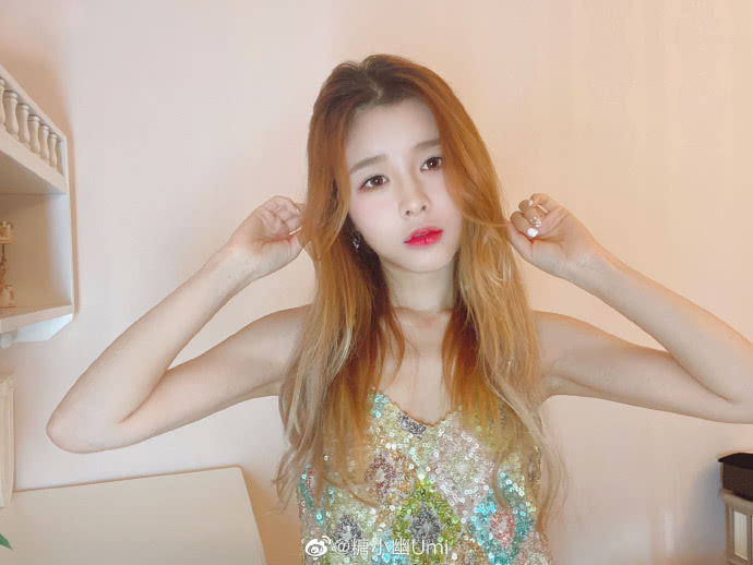 糖小幽凌晨独自出门看雪?doinb知晓后一脸委屈:等我下播一起去不好吗