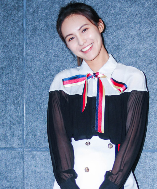 郭子千气质写真,五官立体精致,美丽的无可挑剔