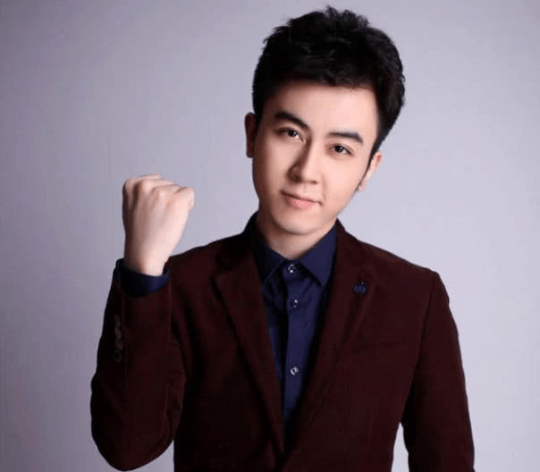 绝地求生主播蛇哥回来了,负债6000万东山再起,化身商业奇才!