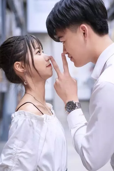 女生:你喜欢我哪?直男:所有!高情商都这样撩妹,赶紧学学吧!