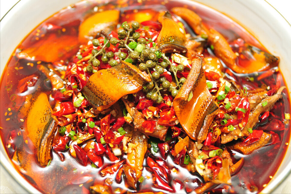 炒黄鳝到底要不要焯水四川大厨教你2招又香又嫩不臭不腥