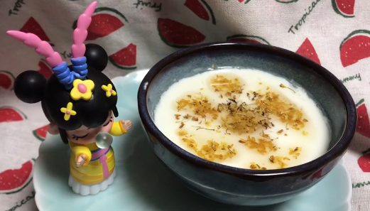 《红楼梦》中袭人最爱的香醇可口糖蒸酥酪