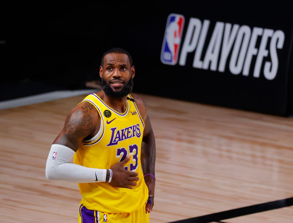 勒布朗-詹姆斯,安东尼-戴维斯,安东尼·戴维斯,雄鹿