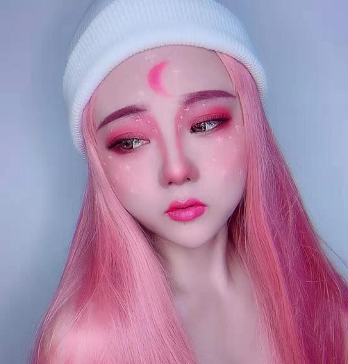 一支芭比粉口红画全脸妆?开局:吹牛不怕事大,成品:是仙子下凡吗?