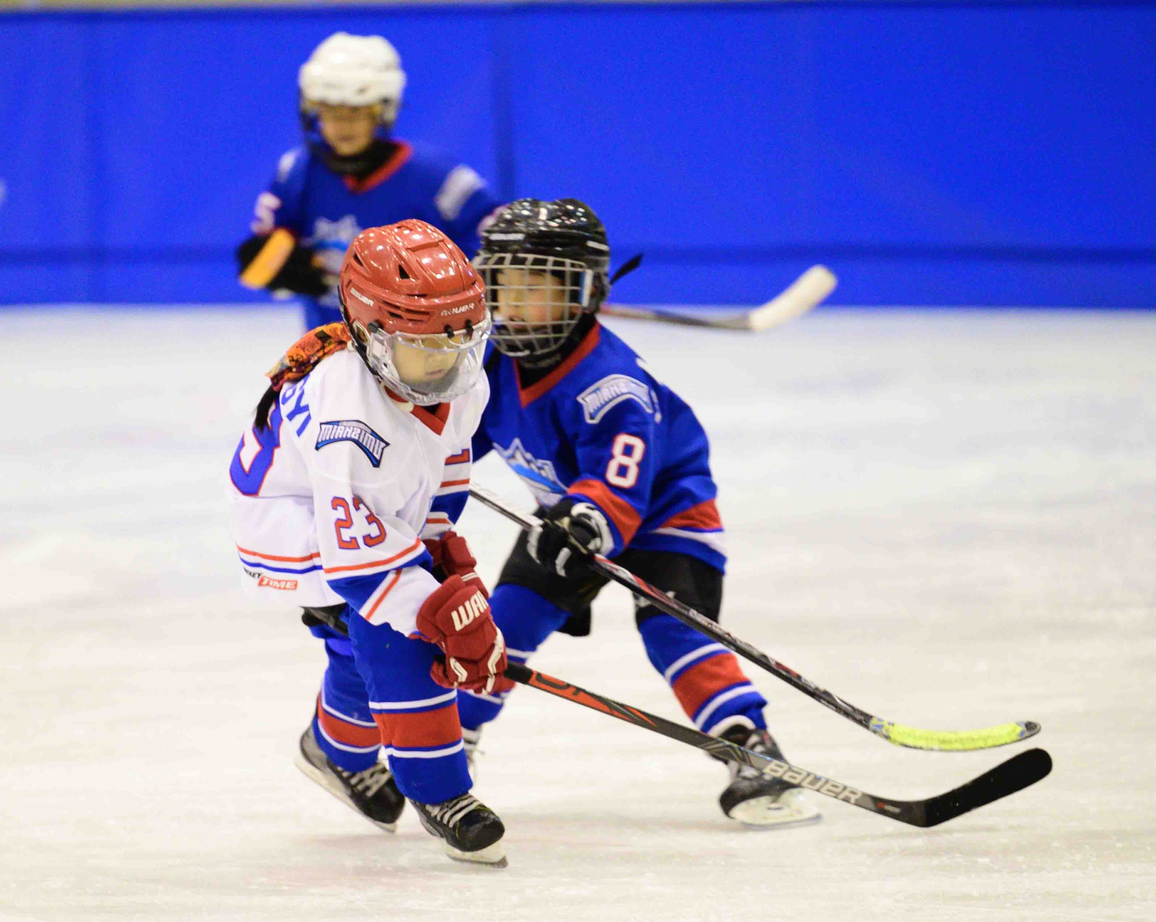 云南青少年冰球队再添新势力 云南缅茨姆冰球队成立