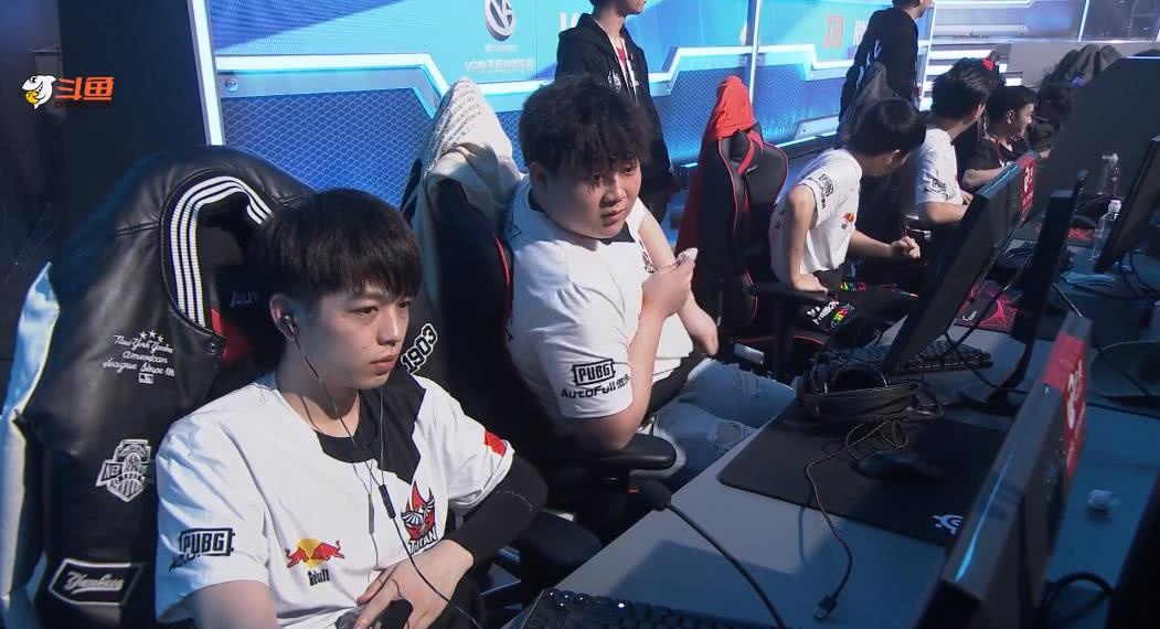 斗鱼s8黄金大奖赛,titan夺冠获15万奖金,4am排名倒数第五