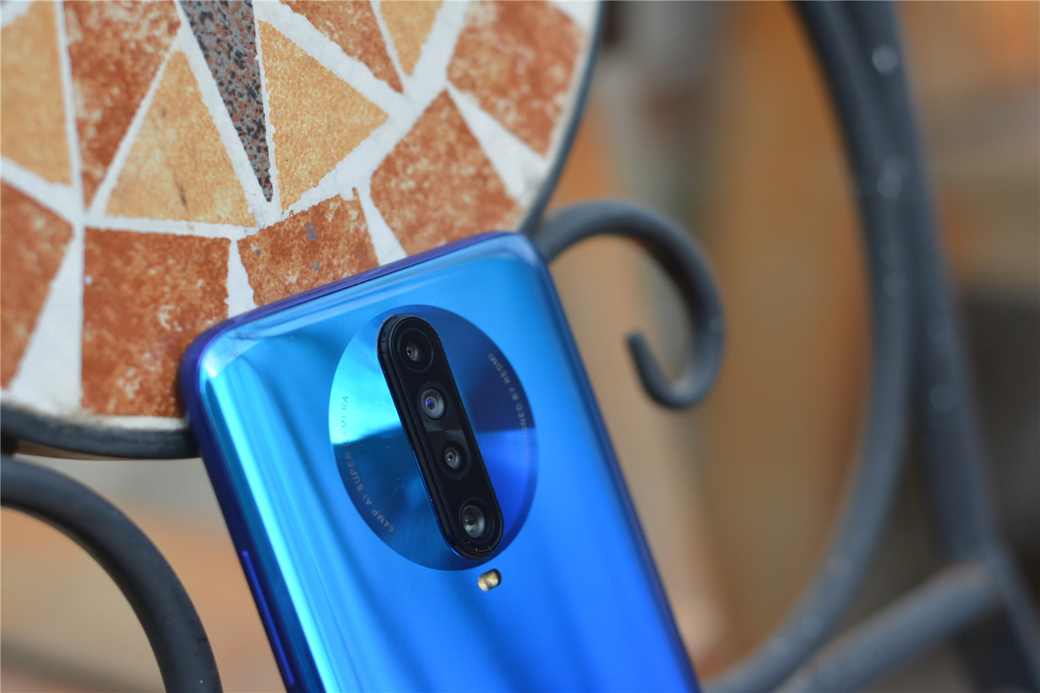 redmi k30:1599元的120hz屏 64m摄像头,自行车要吗