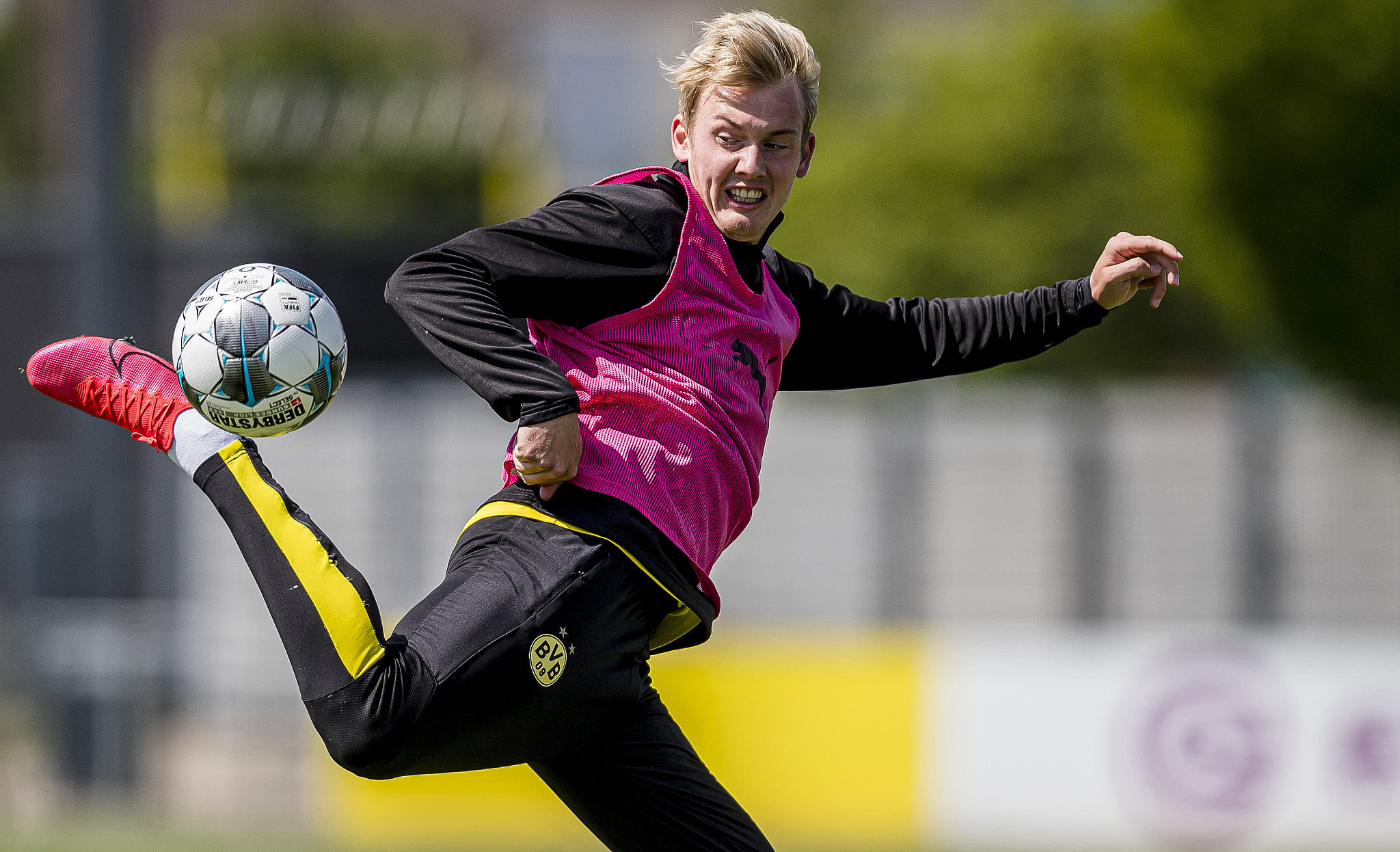 多特蒙德vs沙尔克04!这场鲁尔区德比,将载入德甲史册