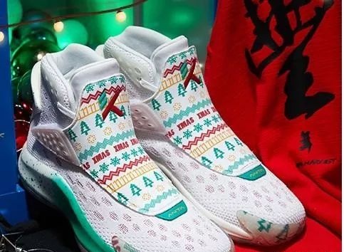 简洁清新不失传统,安踏kt5圣诞配色真是一股清流