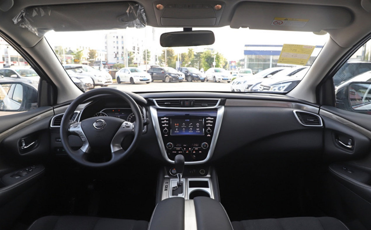 全新日产楼兰上市老款最高降35万裸车2038万买中型suv合适吗