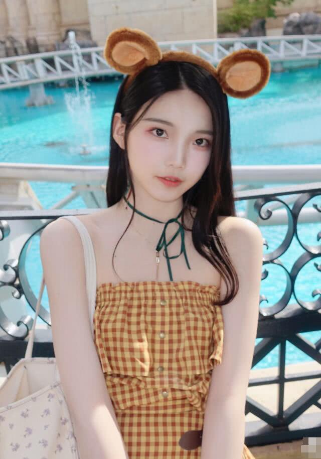 淡黄的长裙李熙凝疑因辱骂他人被退赛,工作人员亲自指证