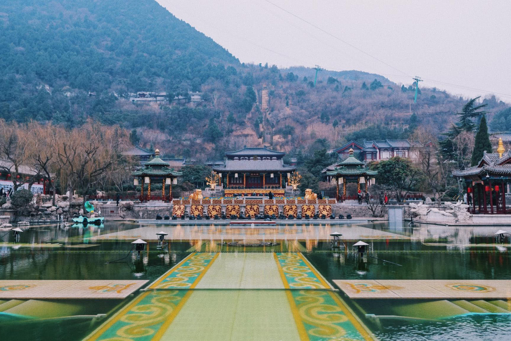 西安华清宫,中国四大皇家园林之一,因"杨贵妃在此沐浴"而闻名