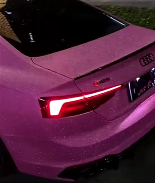 首台"钻石粉"奥迪rs5,450马力3.9秒破百,外观给人满满少女风