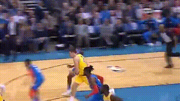 【影片】看到Schroder受傷，威少不叫暫停接著攻，10秒後他舉動真的讓人心酸！-黑特籃球-NBA新聞影音圖片分享社區