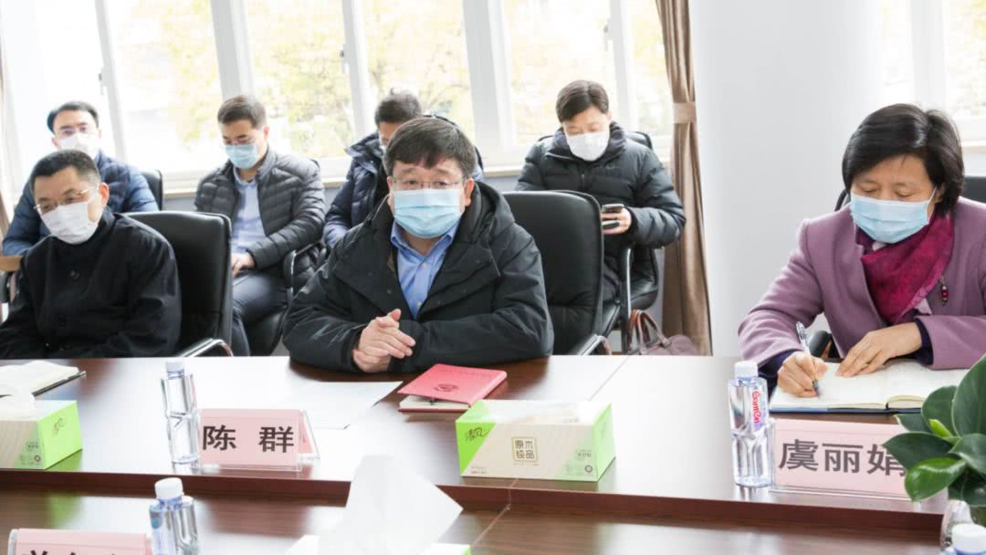副市长陈群调研学校疫情防控和在线教育情况,关心随迁子女