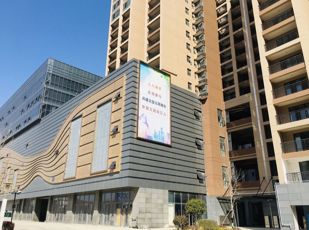 吴江蝴蝶城是由苏州印象城原班人马打造,定位是集餐饮,购物,娱乐,休闲