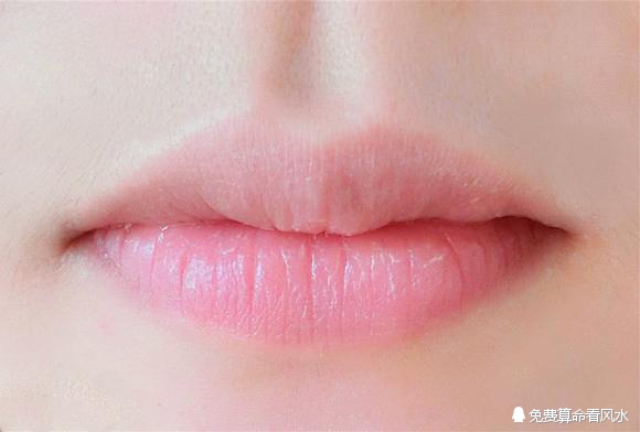 从指甲的大小颜色,可以看出一个女人是否有福气,在命理学中,最有福气