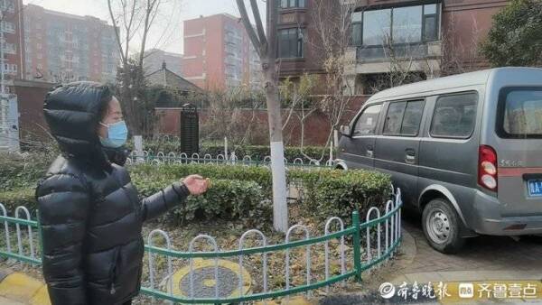 济南御山华府小区高层与别墅“混搭”闹纠纷，南门锁28把锁引热议！中海物业：不清楚谁上锁