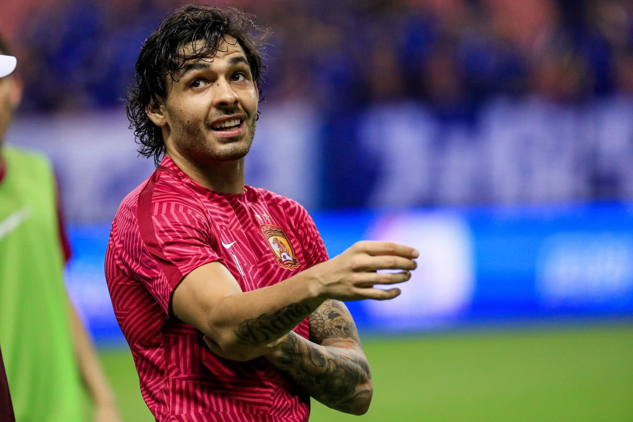 高拉特:中国人的身份让我很开心 正等待国家队的召唤