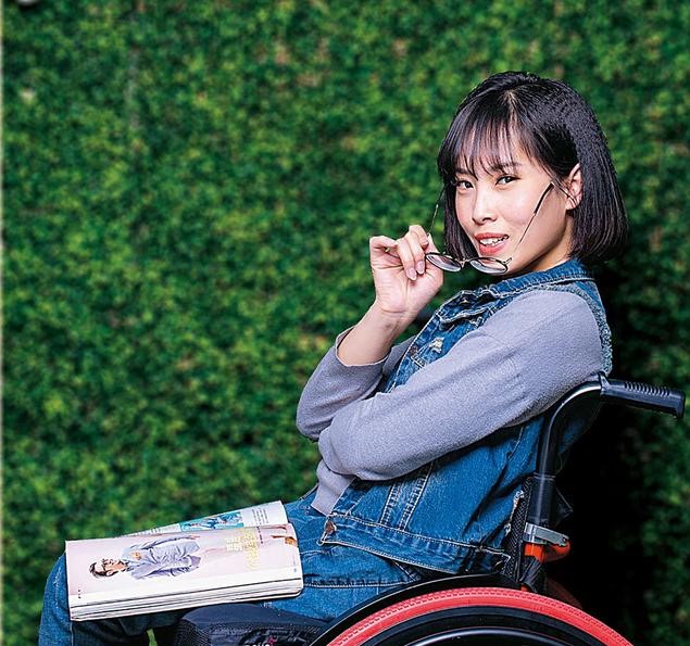 山西残疾姑娘13岁踏上自学之路退稿无数次靠几十块稿费逆袭之路