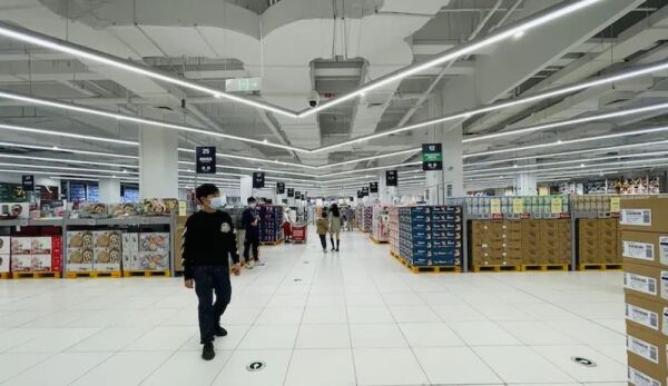 家乐福与盒马共斥山姆涉嫌“二选一”，山姆称注重合法合规