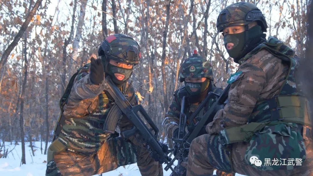 32℃,一场实战背景下的"红蓝对抗"训练打响
