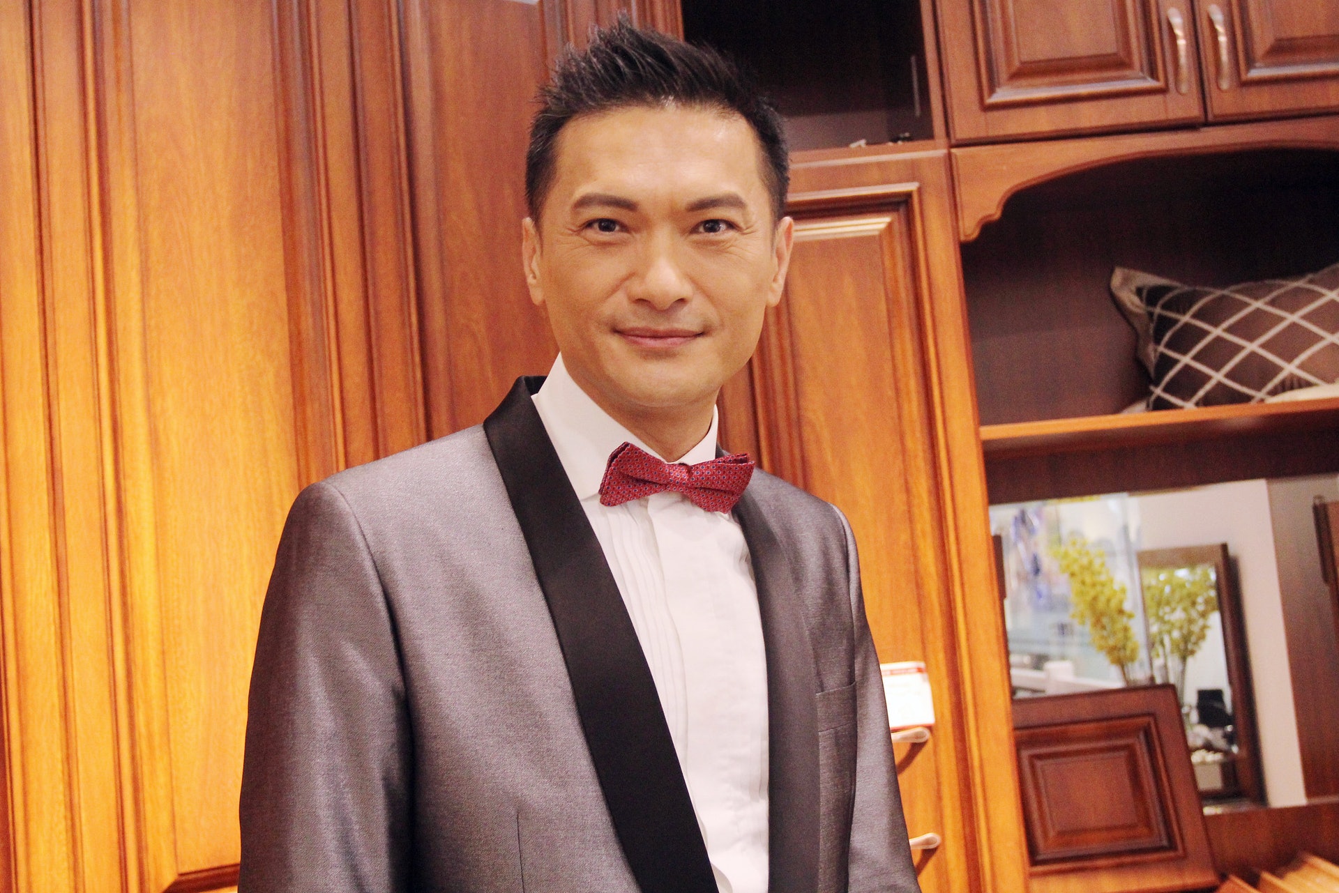 54岁陈锦鸿为老婆拒拍亲热戏,自曝黑历史