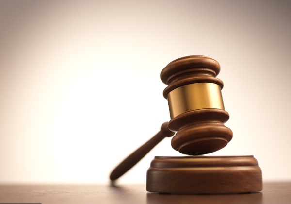 正规渠道采购茅台却惊现“假酒”，“内鬼” 被追究其刑事责任