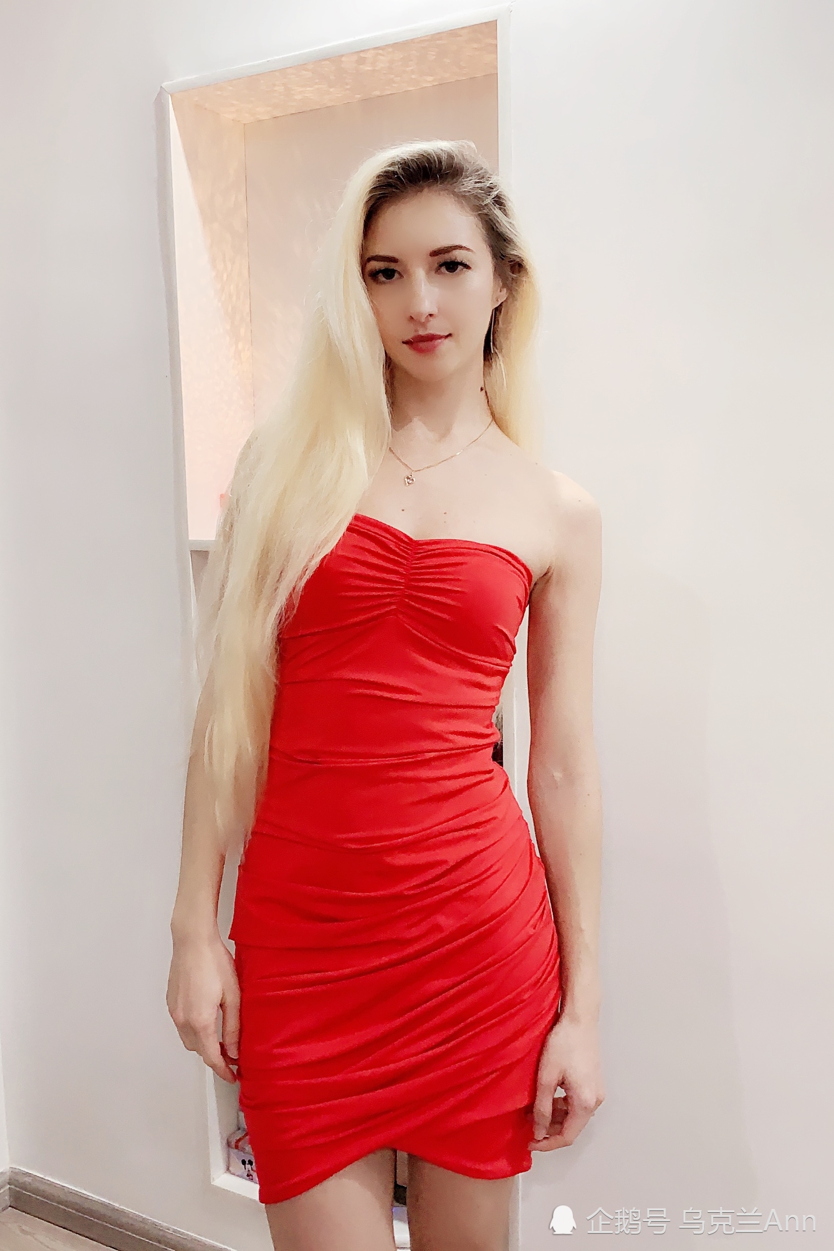 今天在跟媳妇聊天的时候,她说最近啊,刷到了很多视频,都是关于外国人