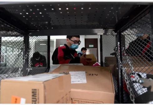 韵达、申通、圆通三家快递公司2月快递量暴增超70％，顺丰不增反降