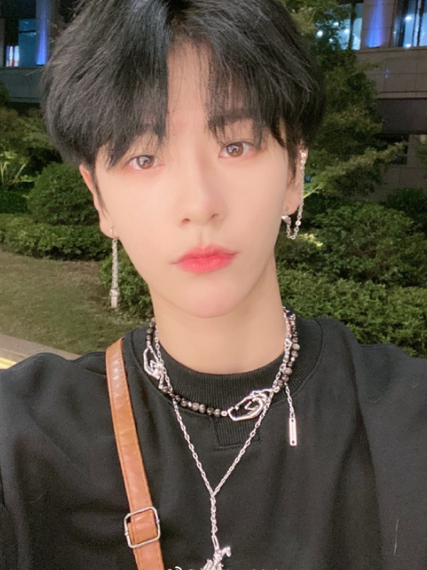 本以为修允菲和妹妹已经够像了,看完刘梦和姐姐才知啥是复制粘贴!