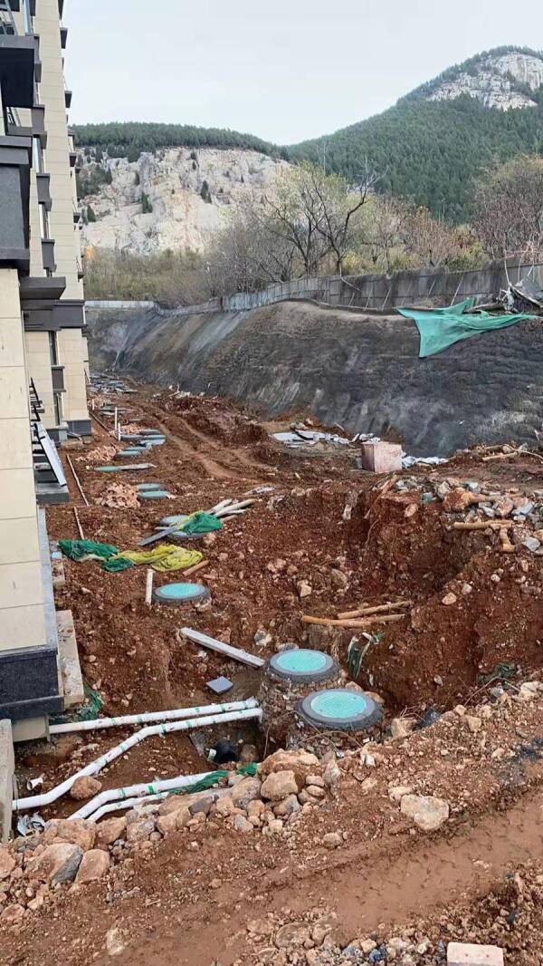 马上交房了小区公区仍是裸土，济南融汇爱都紫麟台愁坏业主