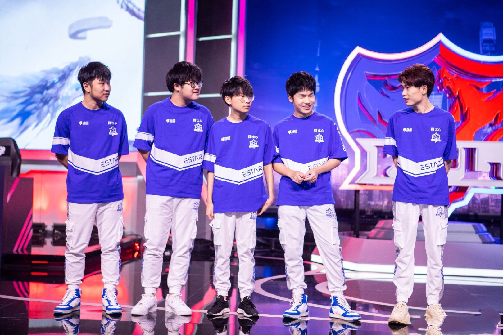 estar林教练终于郑重道歉只是八个字透露事情并没结束这只是个开始