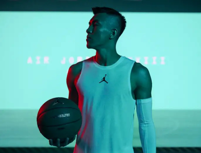 郭艾伦由于耐克风波,缺席了今晚的比赛