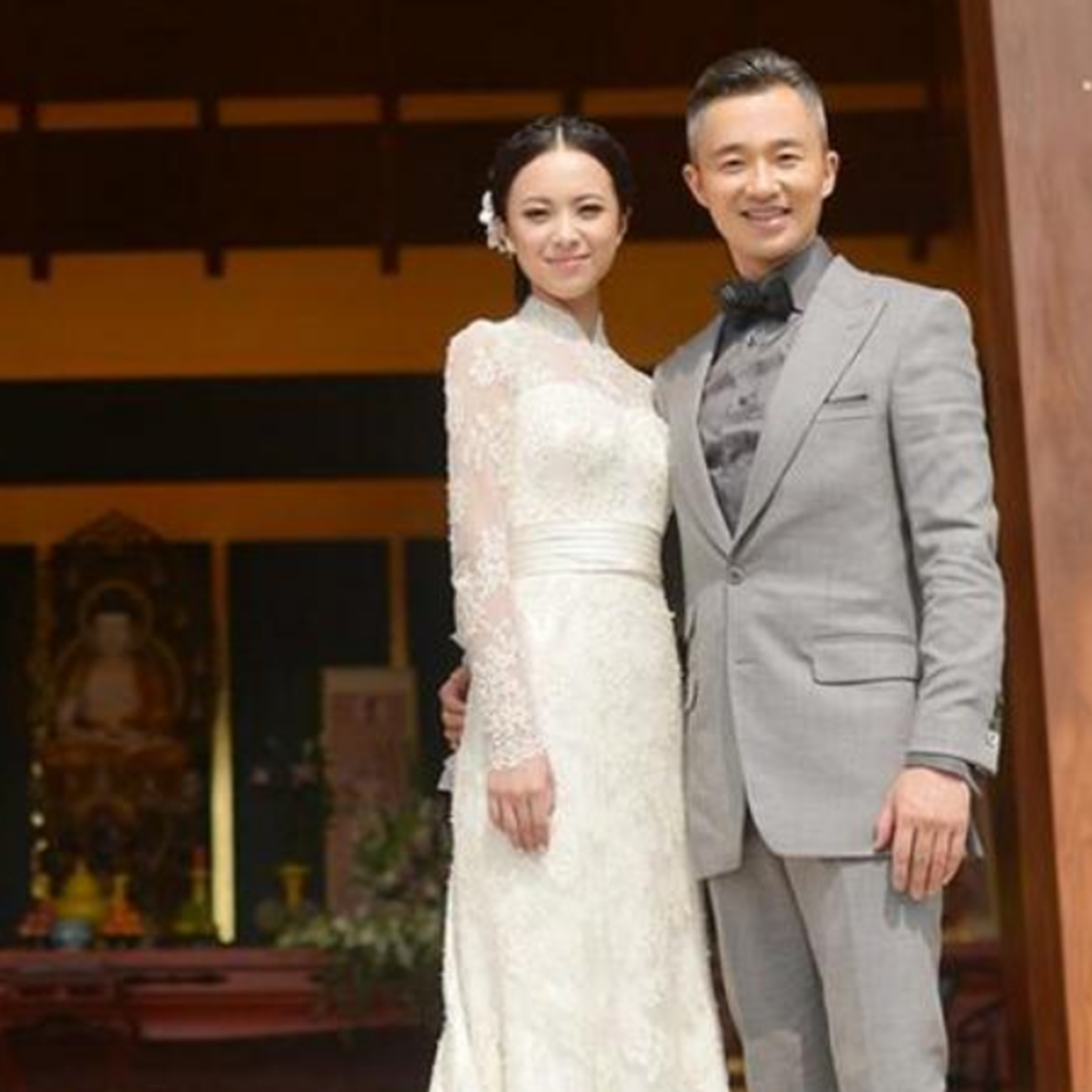 央视主持人王萌萌24岁嫁42岁程雷丈夫患病后她仍不离不弃