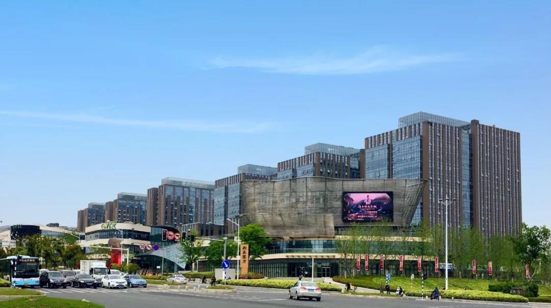 南京雨花客厅打四折仍流拍,四川信托解套,华融信托为何成接盘侠?