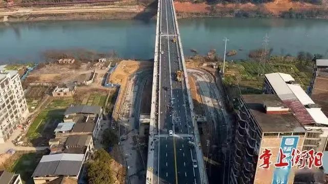 鹿岐峰大桥连接了耒阳市城区与鹿岐峰森林公园,是耒阳市"六纵四横加外