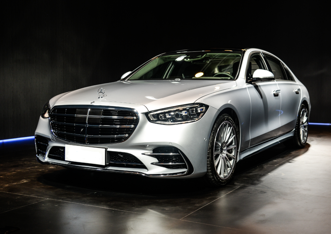 奔驰又一"黑马"亮相!超5.3米,配自动驾驶,逼疯宝马7系