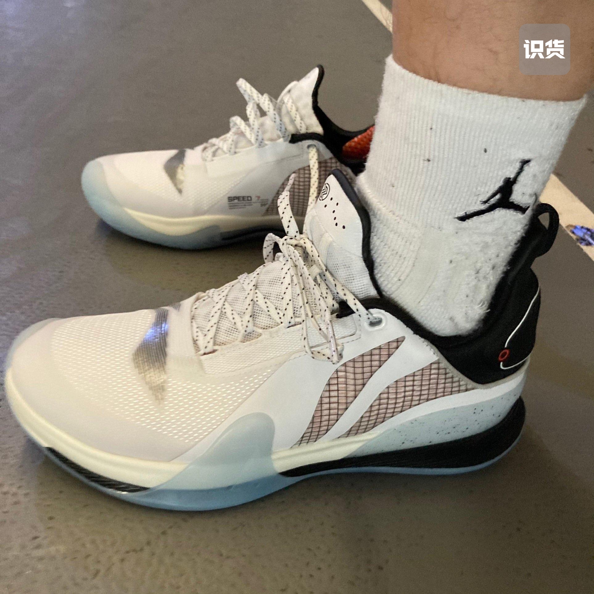 2021国产鞋第一;李宁闪击7优缺点