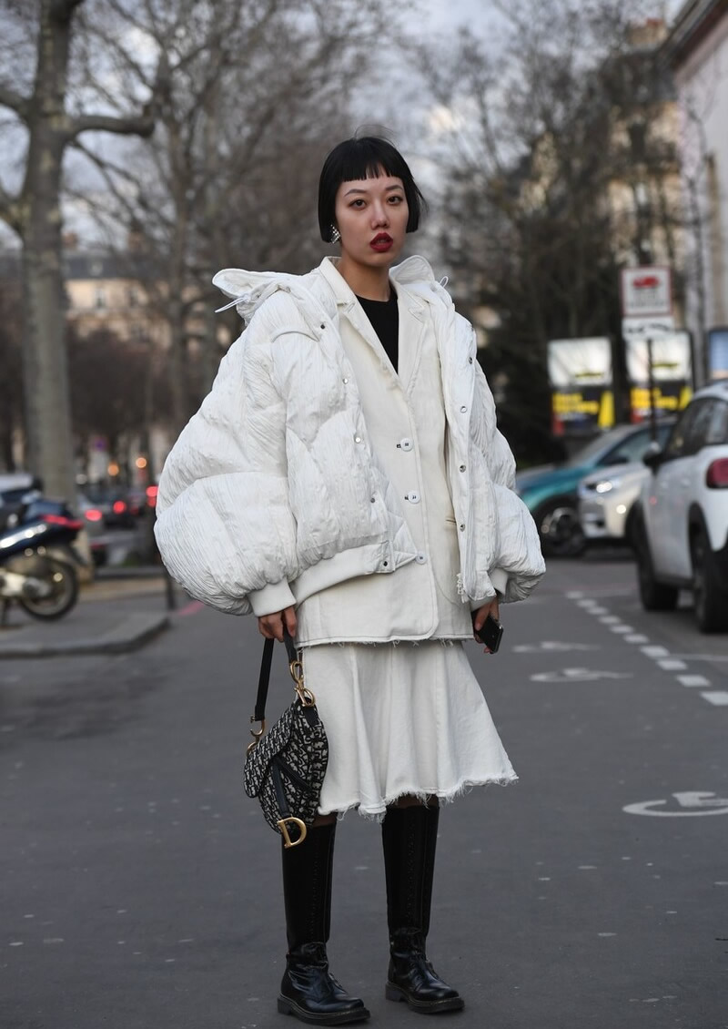 白色短羽绒服怎么搭配裤子和鞋,内搭（白色短羽绒服怎么搭配）-第2张图片-潮百科
