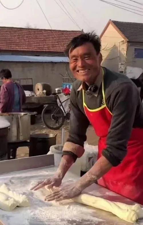 临沂拉面哥为什么突然走红了?