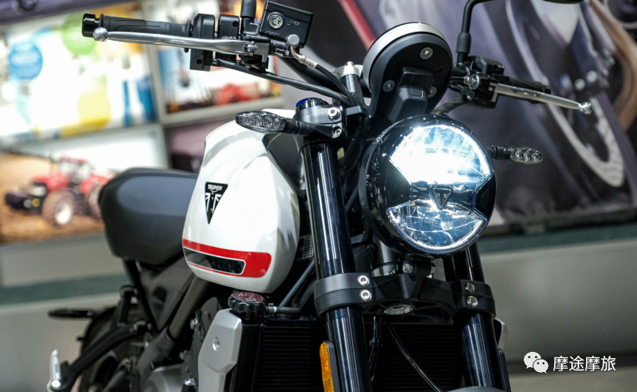 三缸运动街车,凯旋trident 660抵台现场开箱揭露!