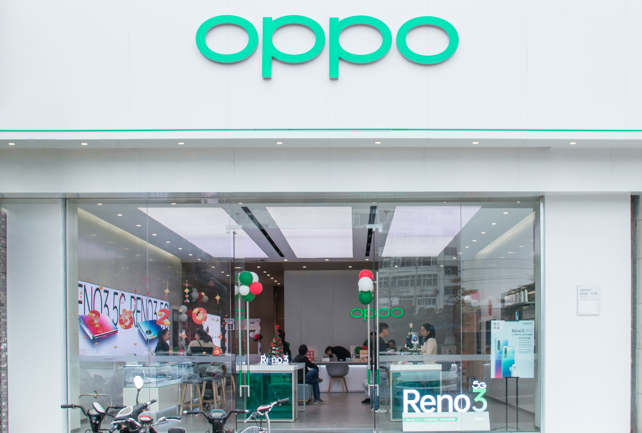 或者在自己手机没电的时候,去附近的 oppo 线下门店进行免费闪充,毕竟